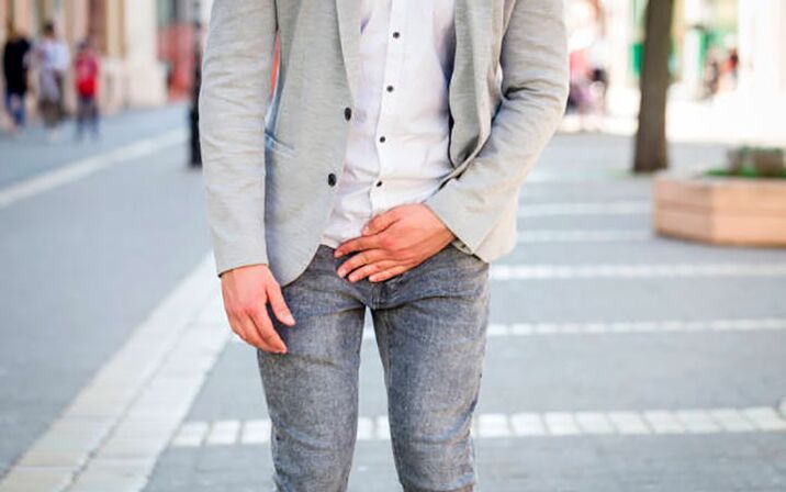 Човек се притеснява от неприятни симптоми на простатит